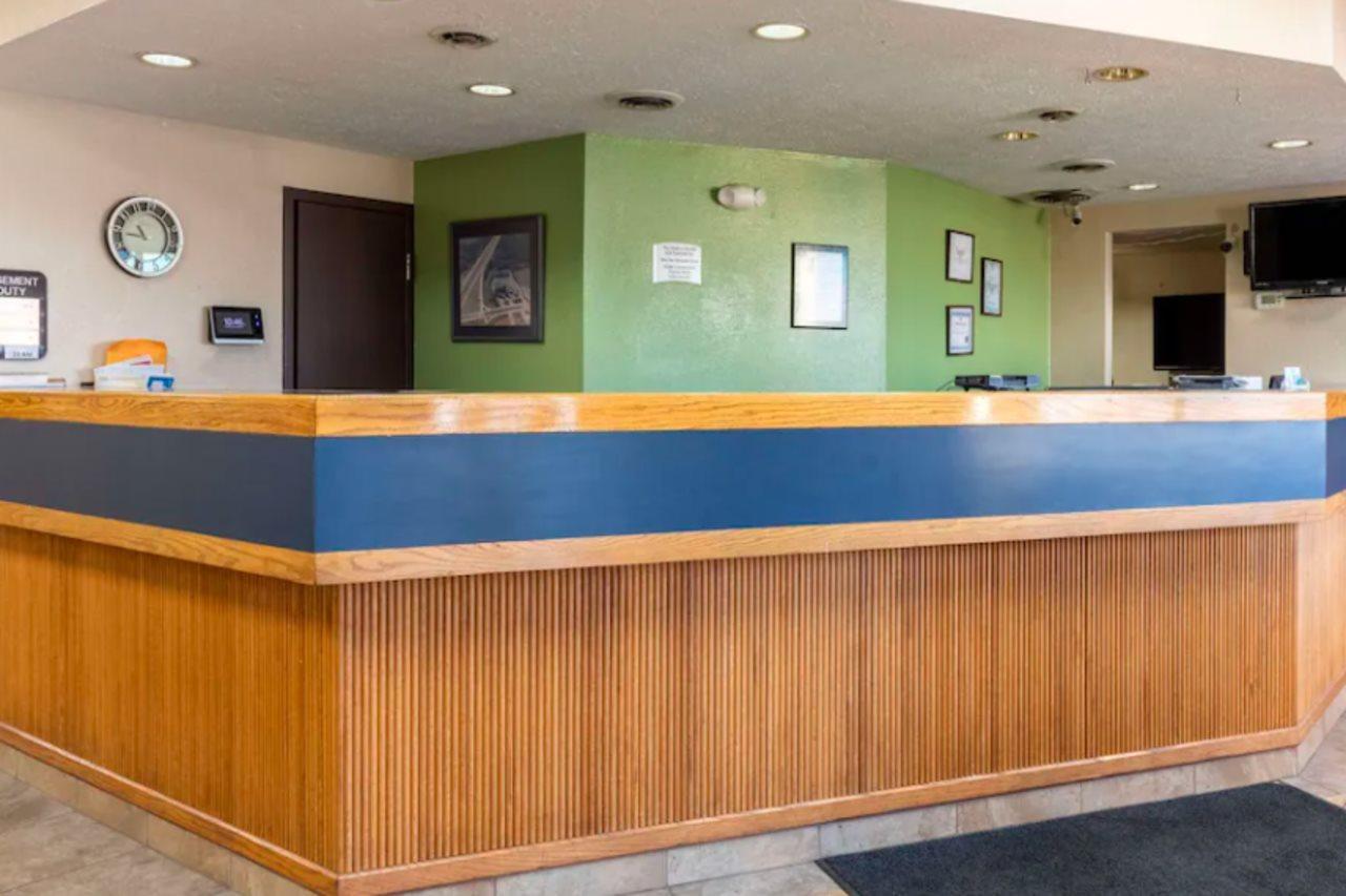 Quality Inn Newport Exterior photo