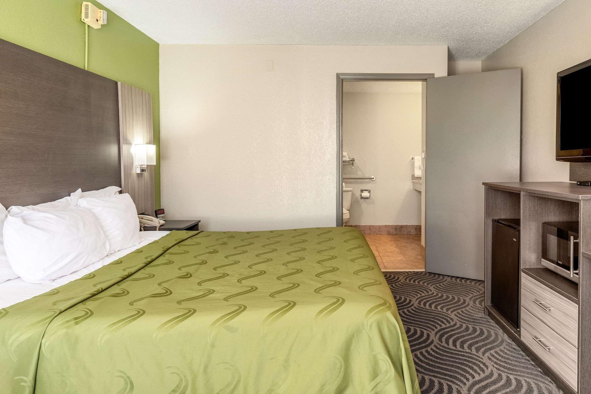 Quality Inn Newport Exterior photo