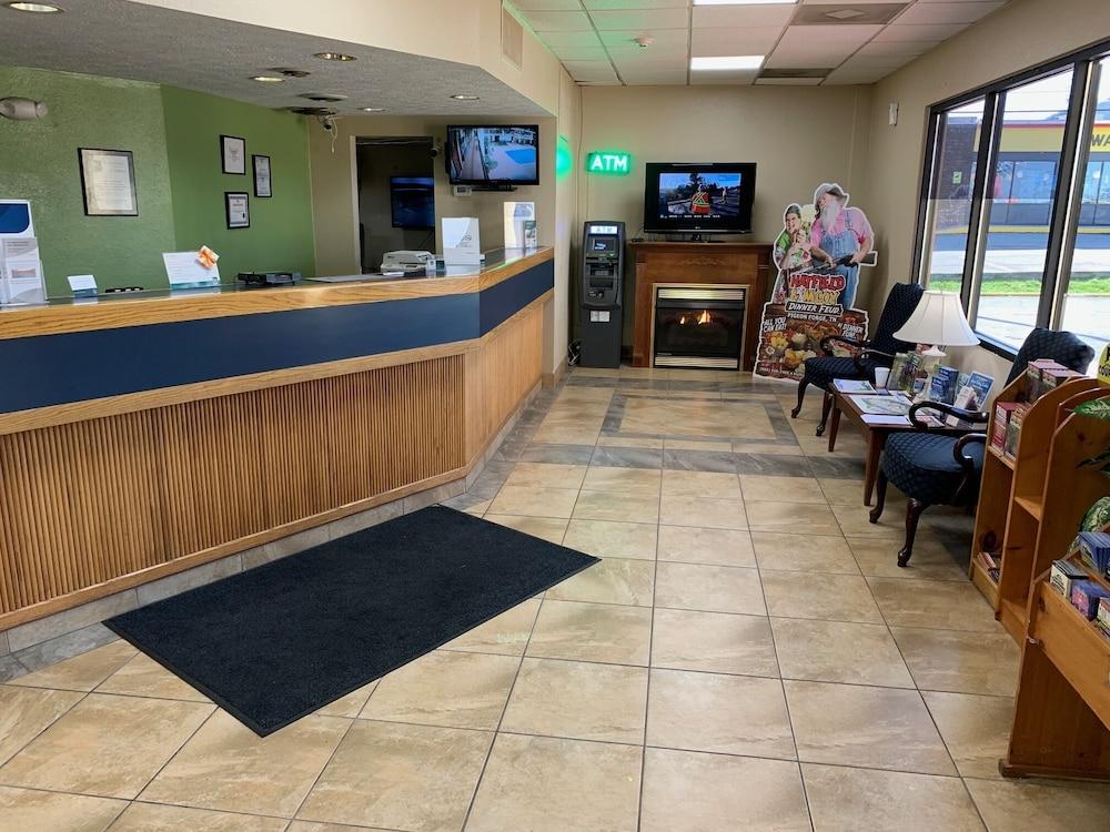 Quality Inn Newport Exterior photo