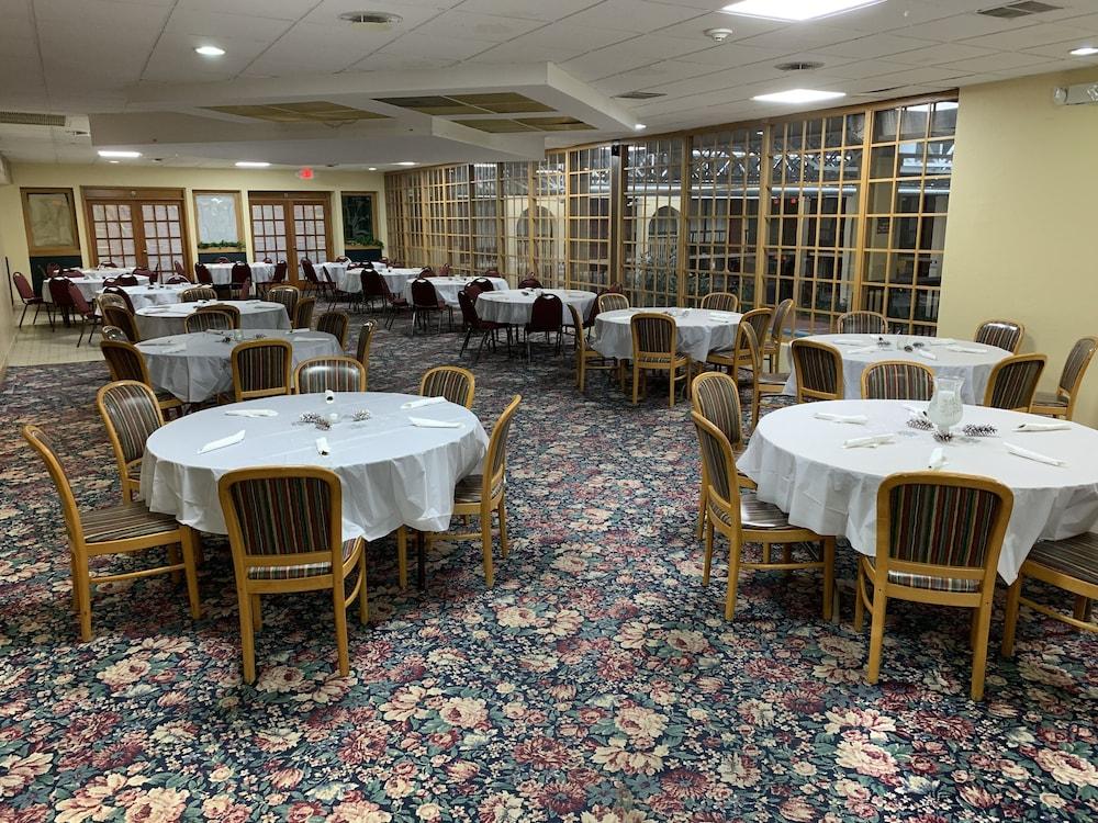 Quality Inn Newport Exterior photo