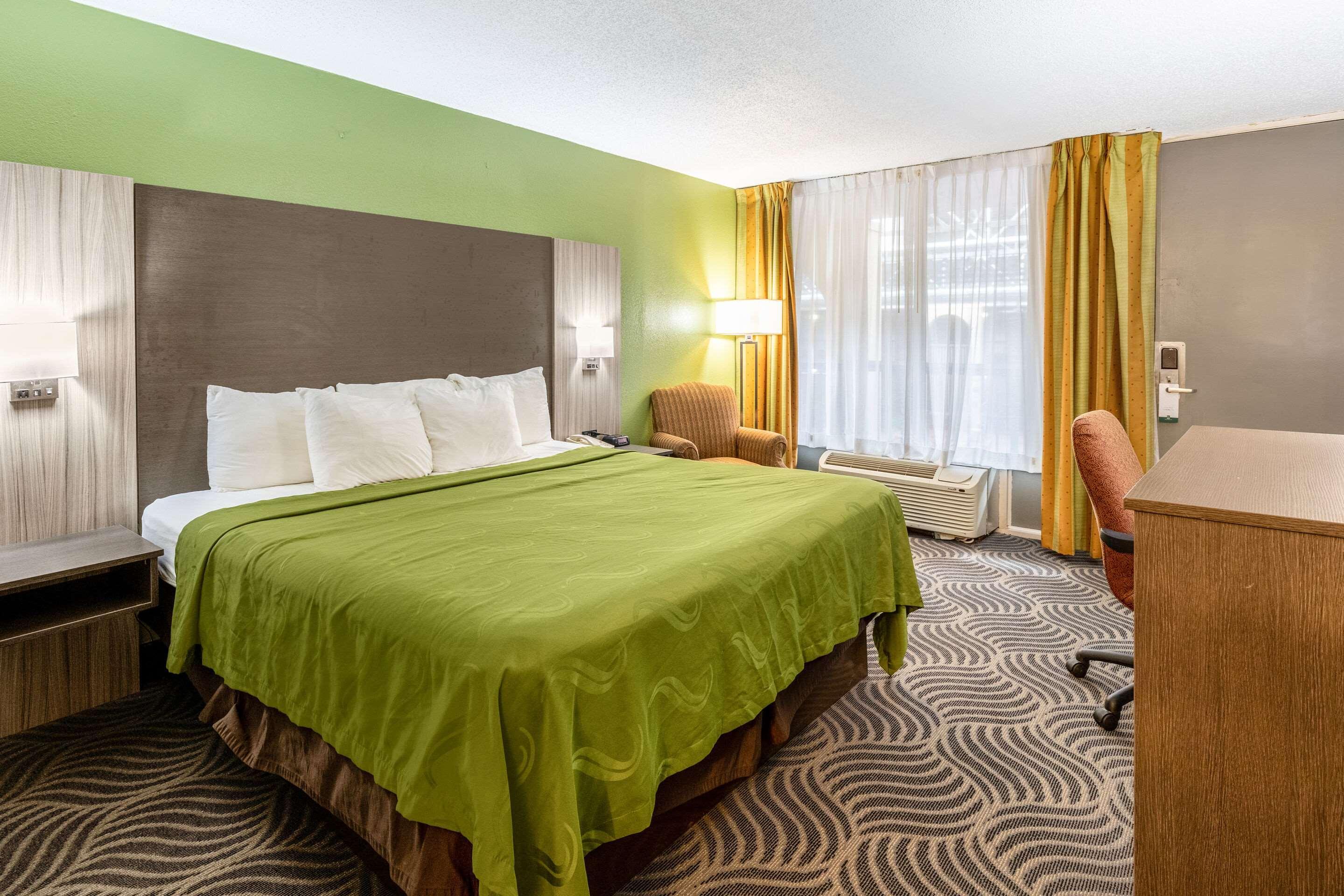 Quality Inn Newport Exterior photo