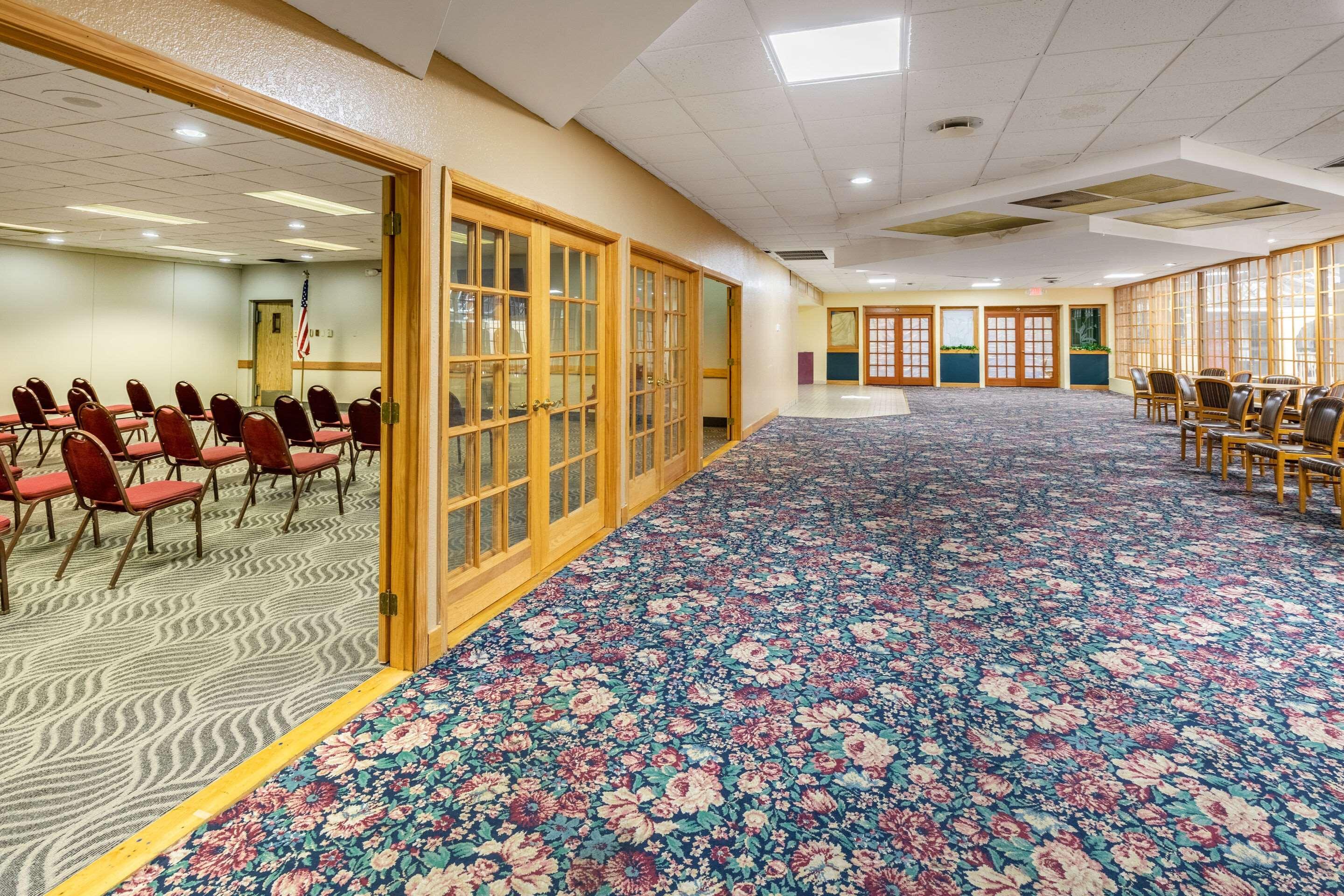 Quality Inn Newport Exterior photo