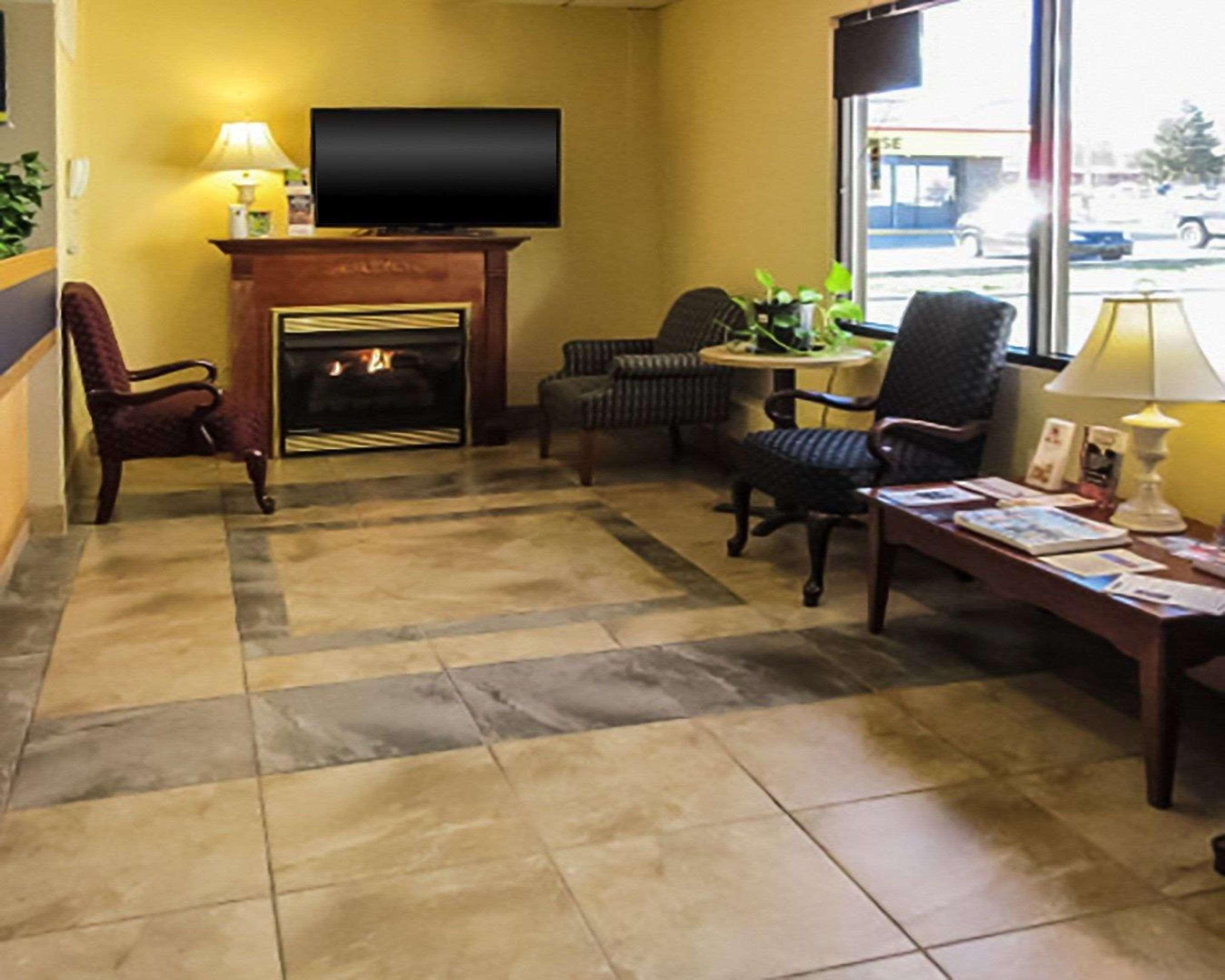 Quality Inn Newport Exterior photo