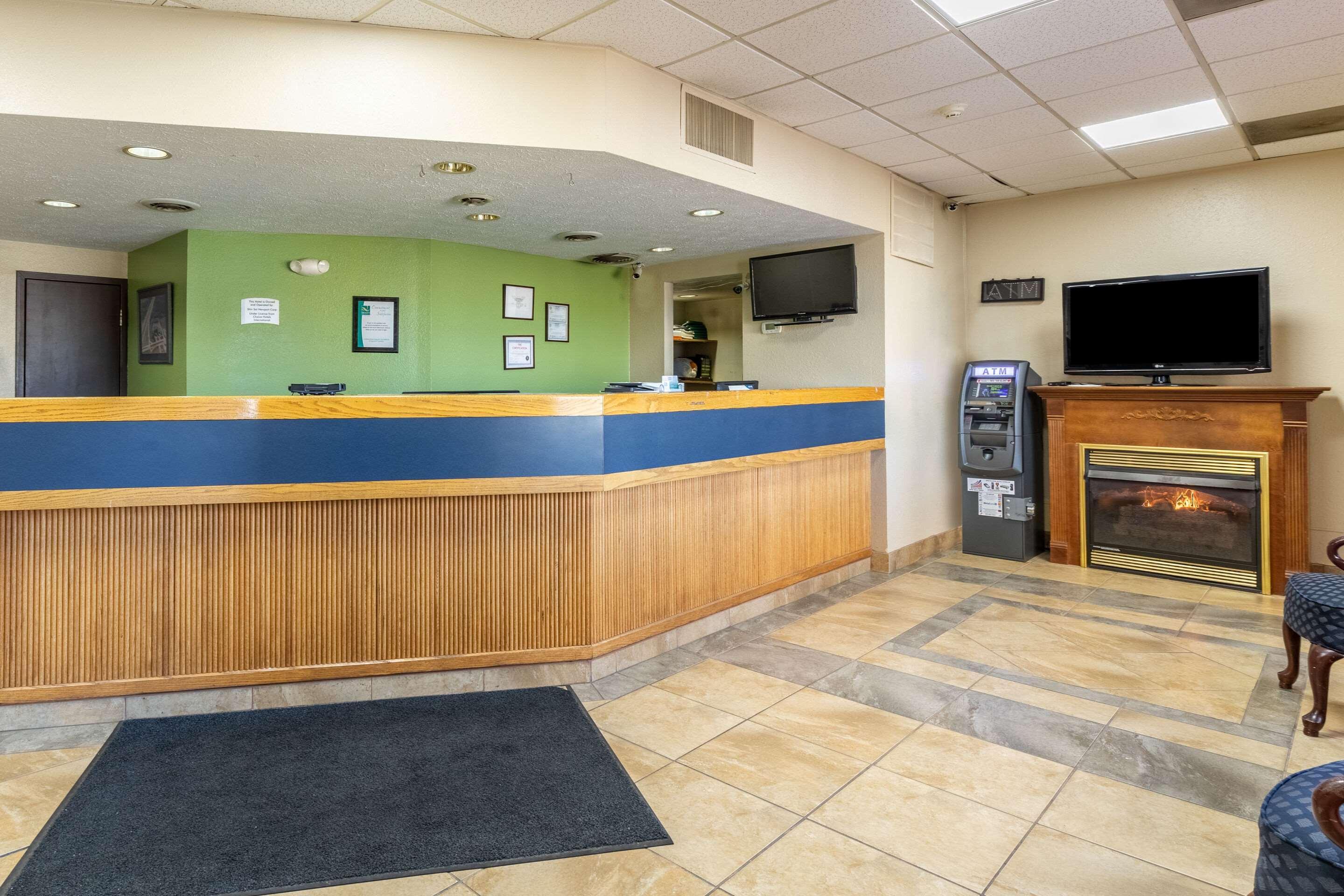 Quality Inn Newport Exterior photo